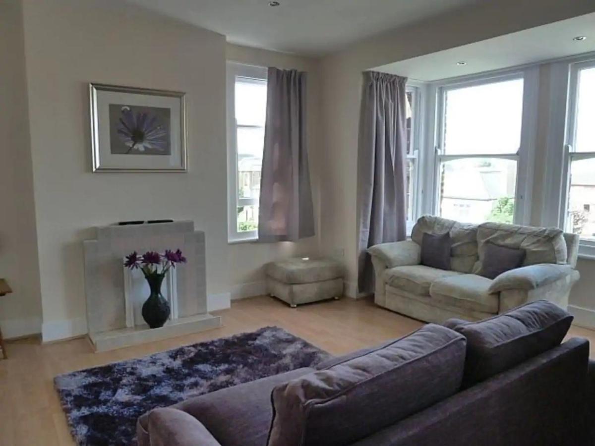 הרן ביי Top Floor Flat With Sea View מראה חיצוני תמונה