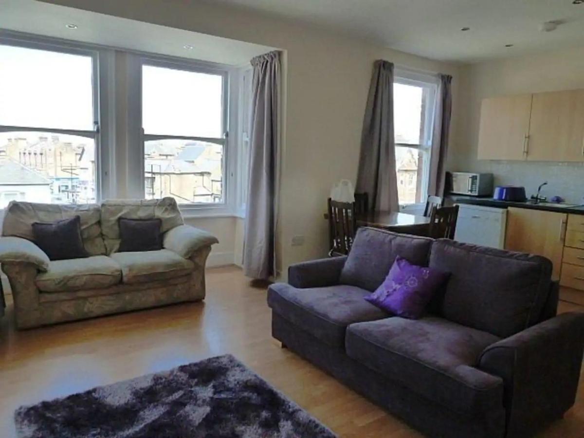 הרן ביי Top Floor Flat With Sea View מראה חיצוני תמונה